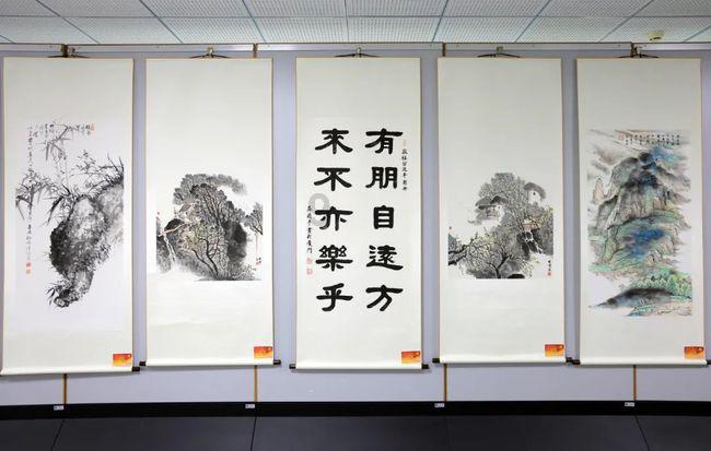现代女孩的衣柜
